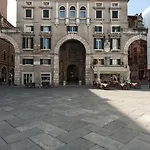 Domus Nova Palace - Italian Homing 4*