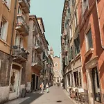 Domus Nova Palace - Italian Homing Pensionat Verona