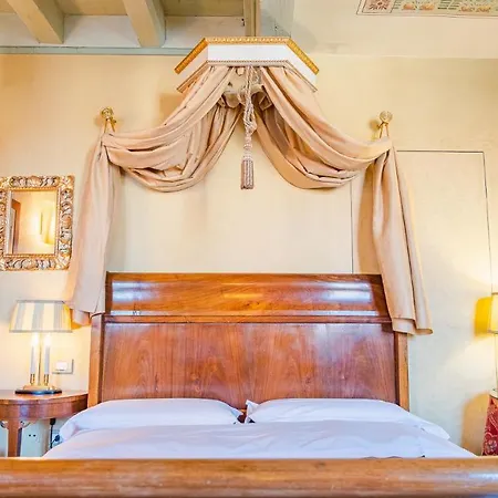 Domus Nova Palace - Italian Homing Guest house