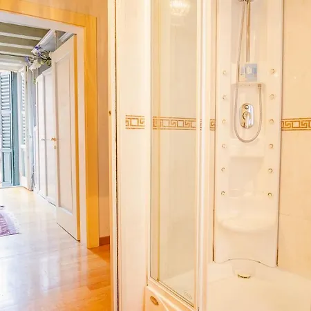 Domus Nova Palace - Italian Homing Guest house