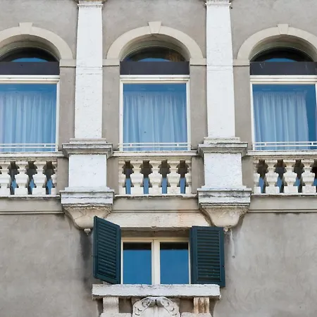 Domus Nova Palace - Italian Homing