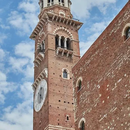 Domus Nova Palace - Italian Homing Guest house 2*