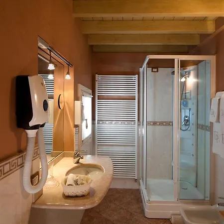 Domus Nova Palace - Italian Homing Guest house Verona