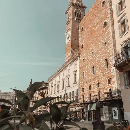 Guest house Domus Nova Palace - Italian Homing 2*