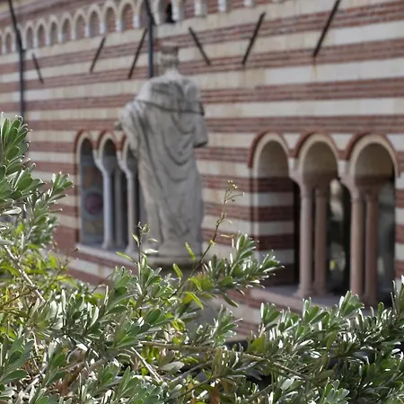 Domus Nova Palace - Italian Homing Guest house 2*