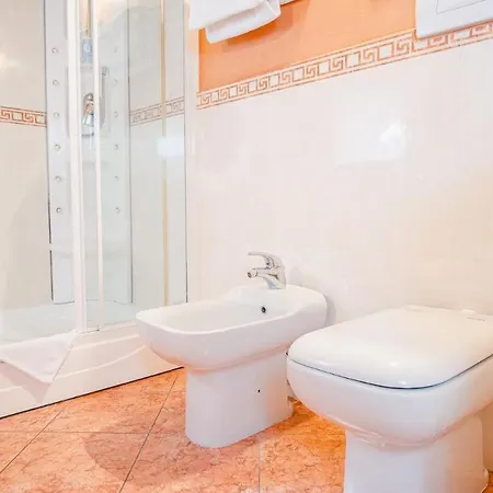Domus Nova Palace - Italian Homing Guest house Verona