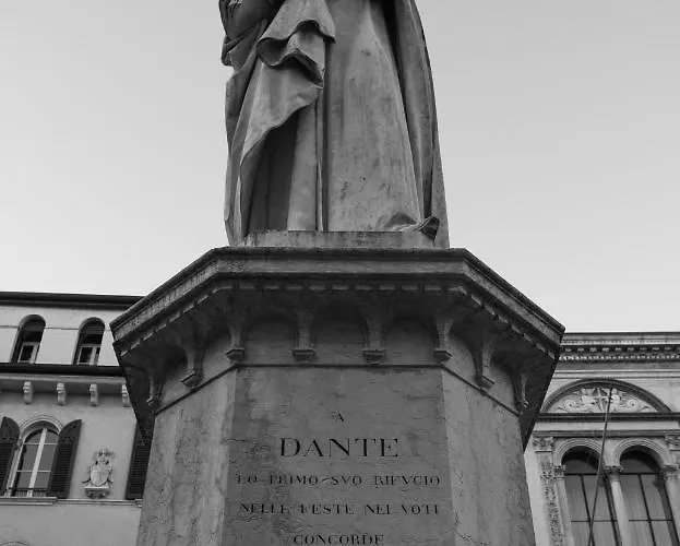 Domus Nova Palace - Italian Homing Penzion
