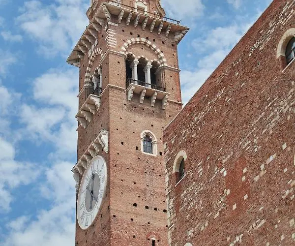 Domus Nova Palace - Italian Homing Penzion 4*