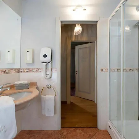 Pensjonat Domus Nova Palace - Italian Homing 2*