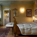 Domus Nova Palace - Italian Homing Гостевой дом 4*