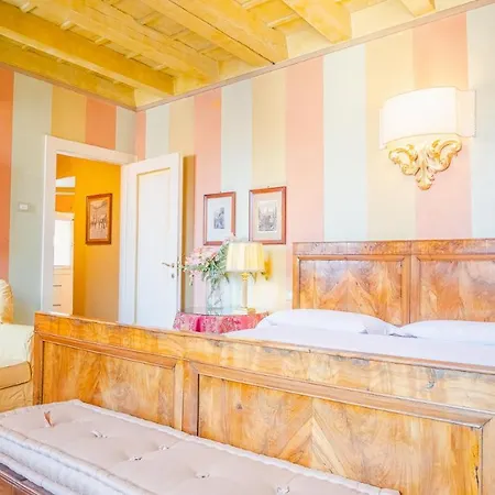 Domus Nova Palace - Italian Homing Pensionat 4*
