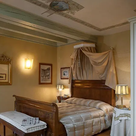 Domus Nova Palace - Italian Homing Гостевой дом