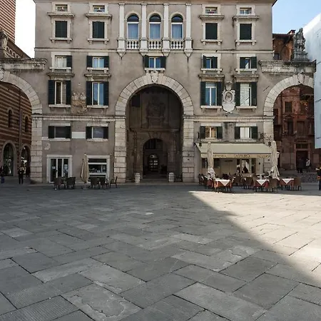 Domus Nova Palace - Italian Homing 4*