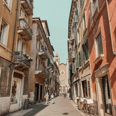 Domus Nova Palace - Italian Homing Pensionat Verona